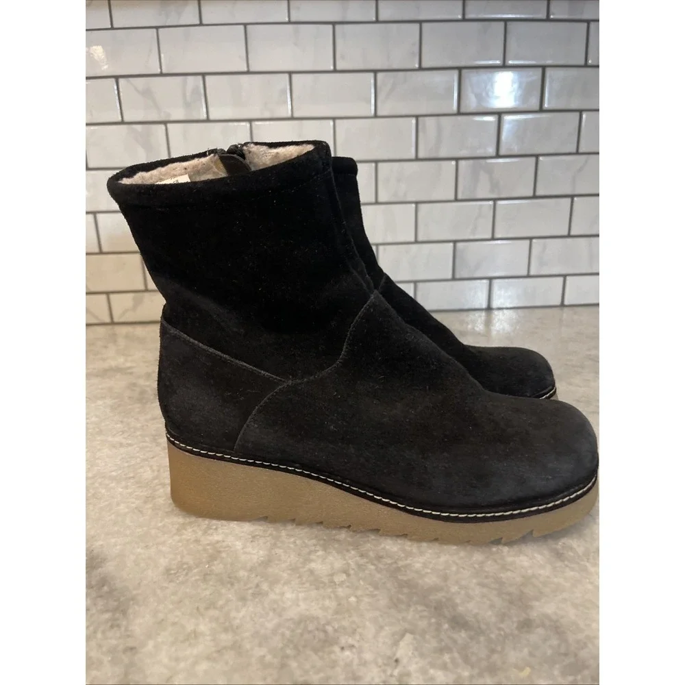 Kenneth Cole Reaction Boots Youth Size 3 Black Suede Leather Chelsea Booties